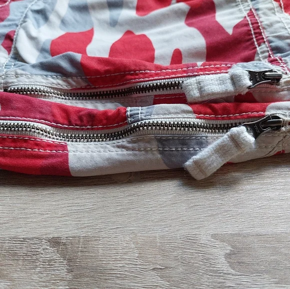 2011 ln/euc red camo board shorts size 6 - Picture 7 of 13